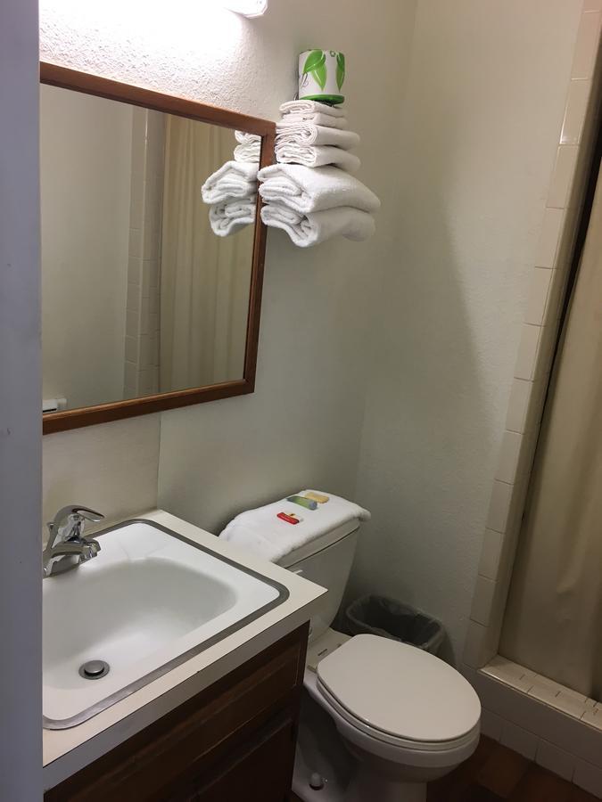 Skyliner Motel Stroud Luaran gambar